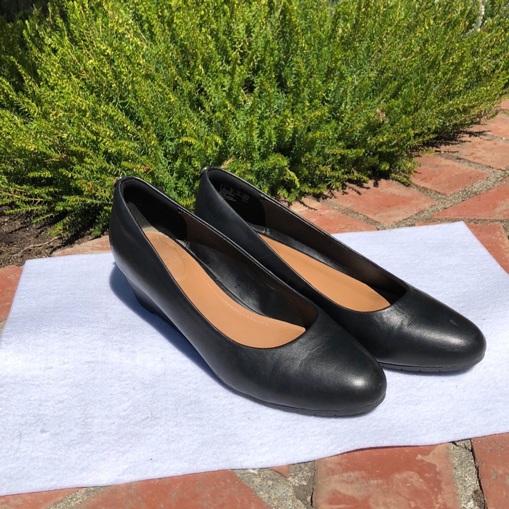 Low wedge heels